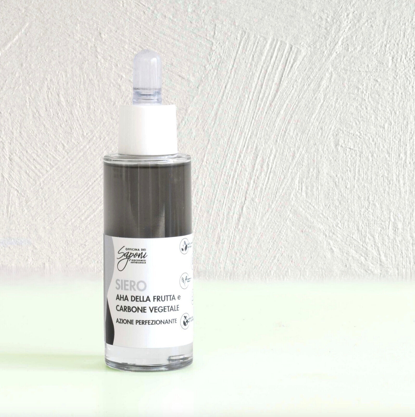 Officina dei Saponi Siero AHA della Frutta e Carbone Vegetale Perfezionante 30ml