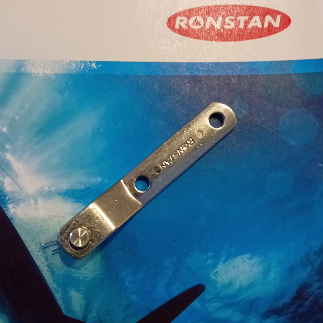 Attacco sartie Ronstan RF43A  perno Ø5mm - Lunghezza 76mm