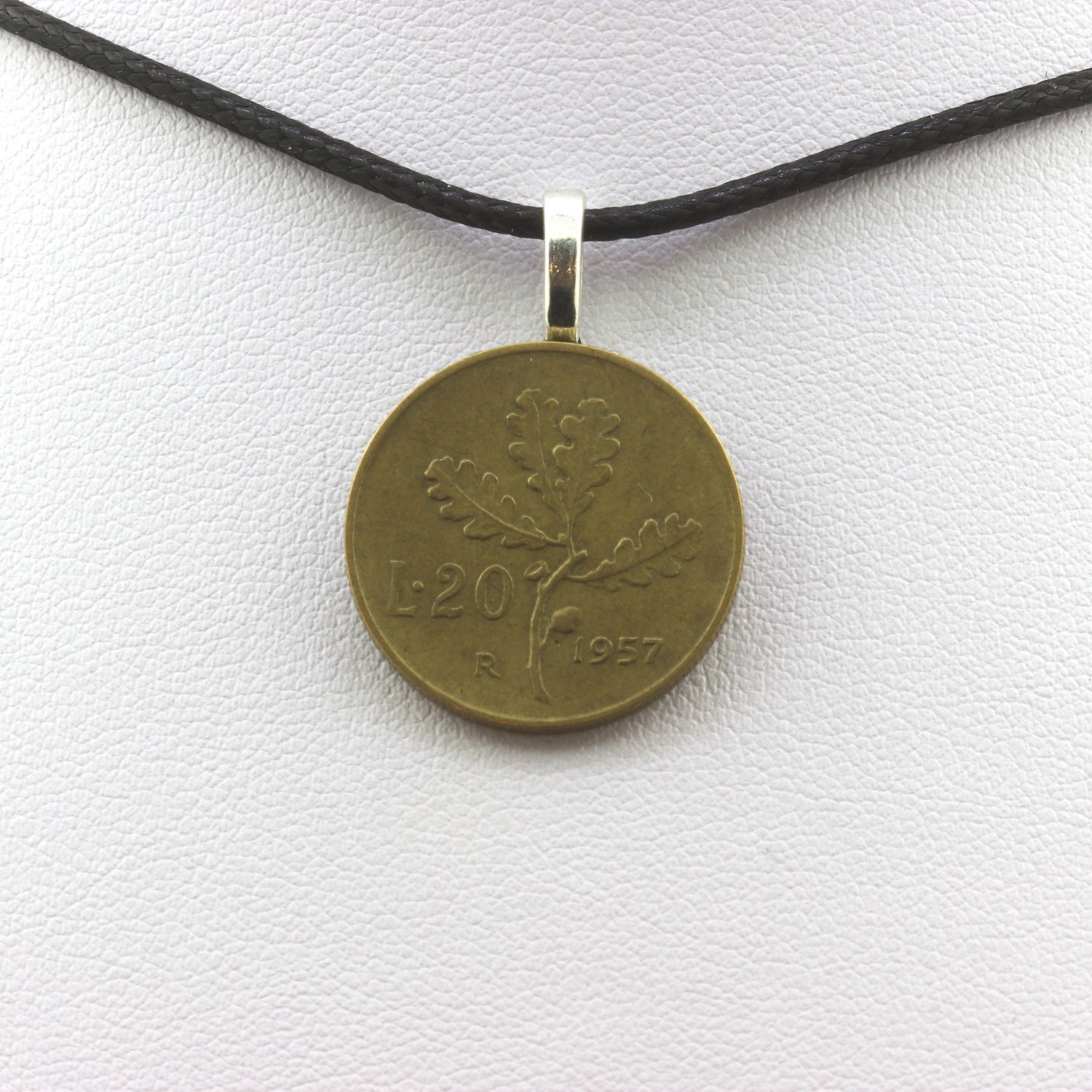 Collezione Di Minerali. Collana Moneta Italia 20 LIRE. Corda Nera.