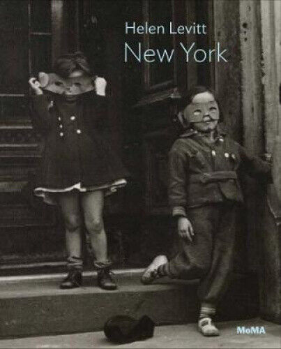 Helen Levitt: New York, 1939 (MoMA One on One Series) by Helen Levitt