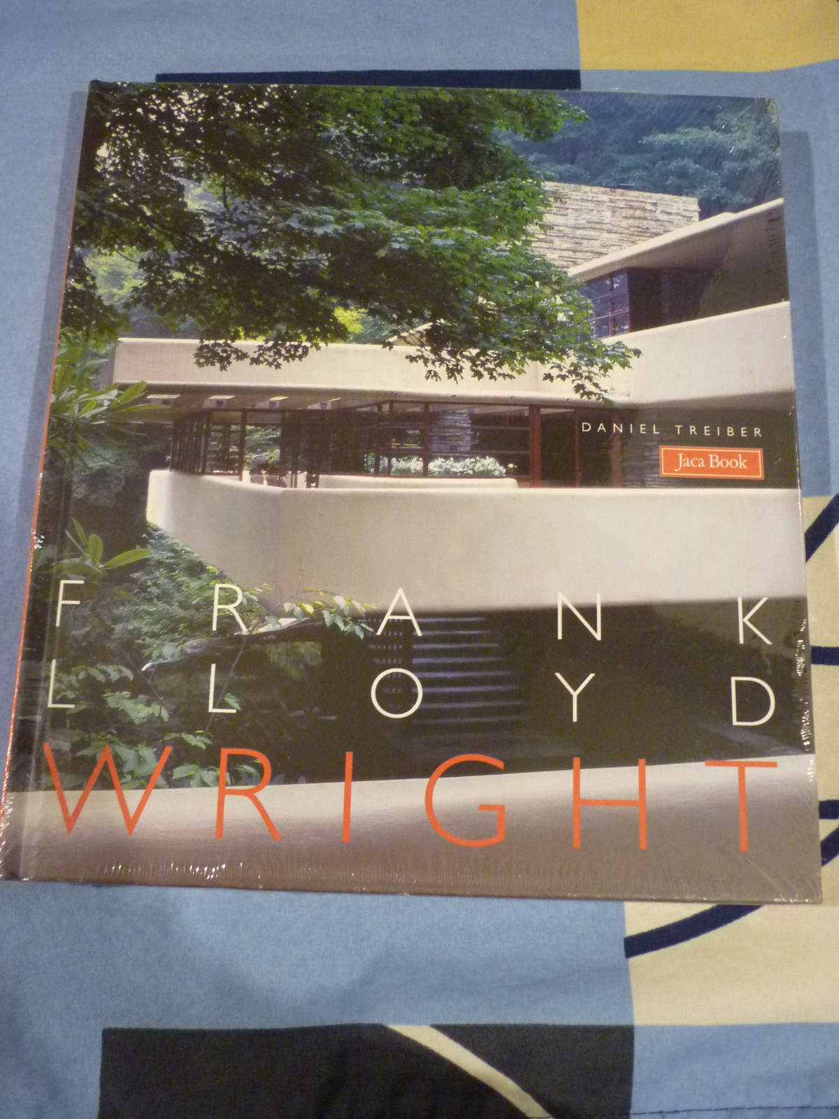 FRANK LLOYD WRIGHT JACA BOOK