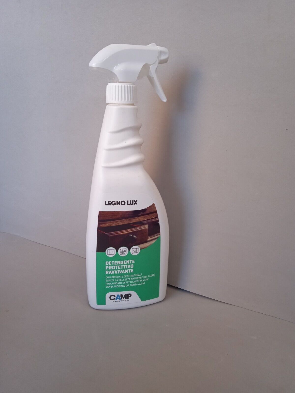 DETERGENTE PROTETTIVO RAVVIVANTE PER PORTE E MOBILI IN LEGNO 0.750 ml