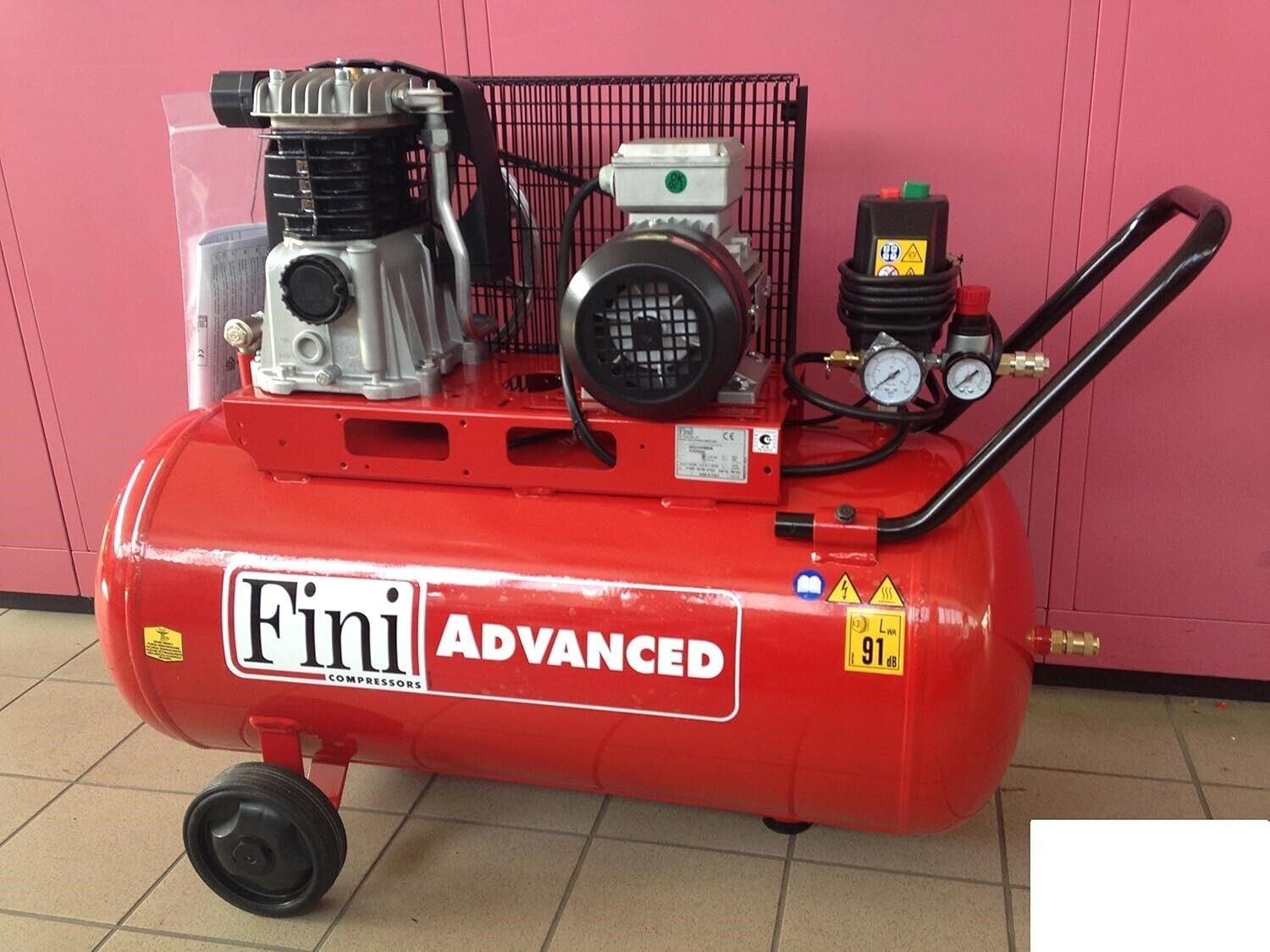 COMPRESSORE ARIA FINI TRAINO A CINGHIA 100 (90) LITRI 2 HP 1,5 KW TRIFASE MK 102