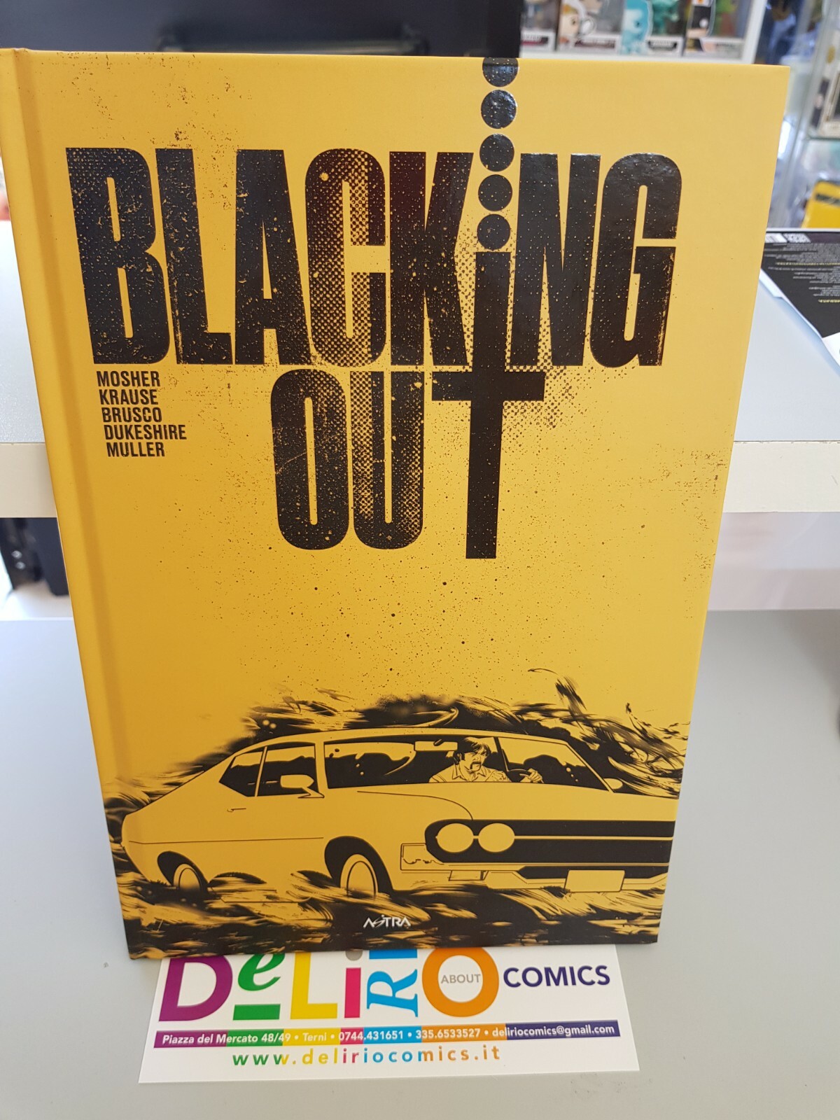 BLACKING OUT Ed.STAR COMICS SCONTO 5%