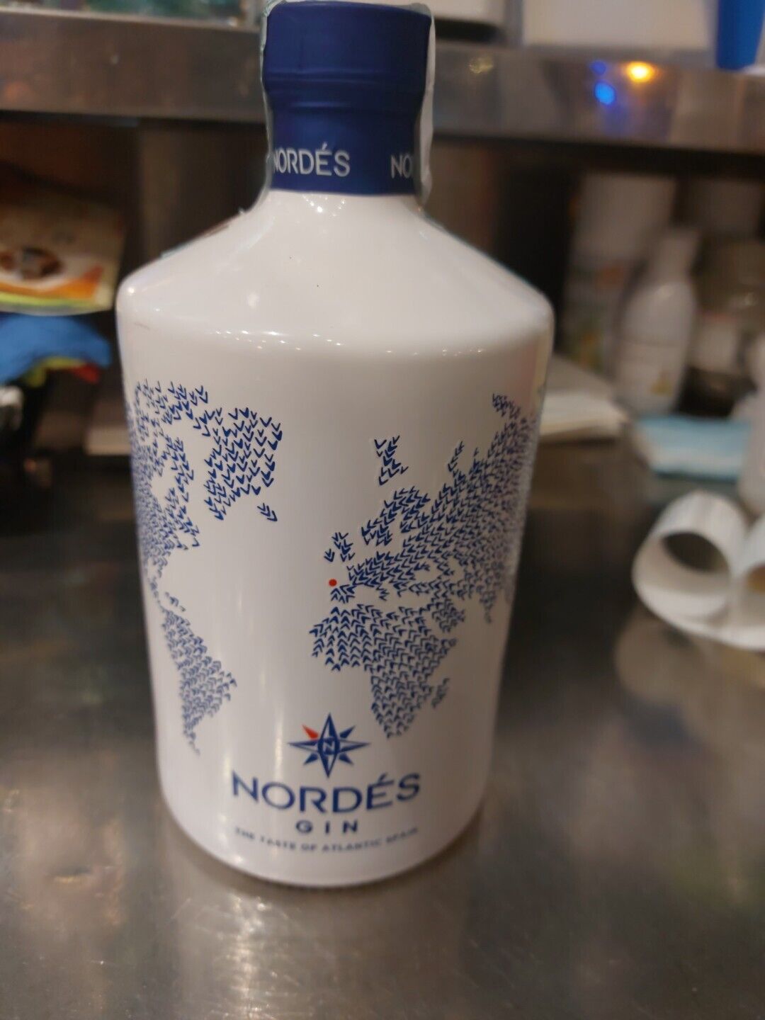 NORDES ATLANTIC GIN 40° CL 70 SPAGNA etichetta rovinata