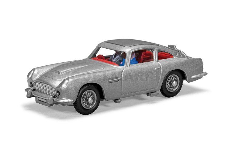 CORGI RT26101S 1/46 James Bond Aston Martin DB5, Silver