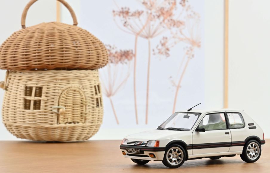 NOREV, PEUGEOT 205 GTi 1.9 1989 Bianco Meije, 1/18,  NOREV184842