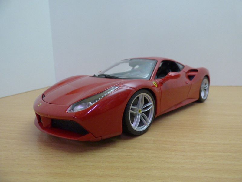 FERRARI 488 GTB rouge 1/18 488GTB