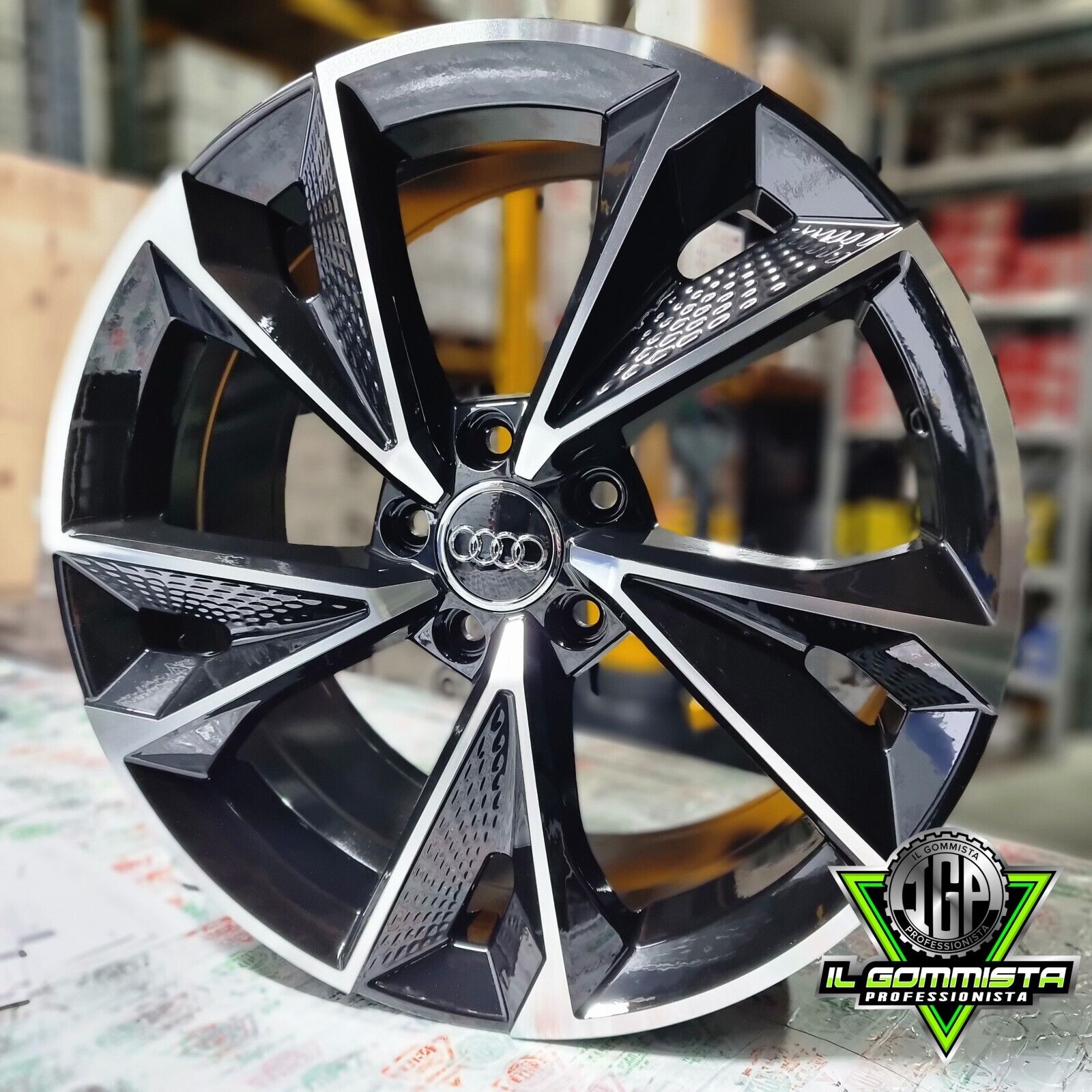 LUX RS4 KIT 4 Cerchi In Lega 18" Compatibili con Audi Q2 Type GA + Q3 8U F3 RSQ3