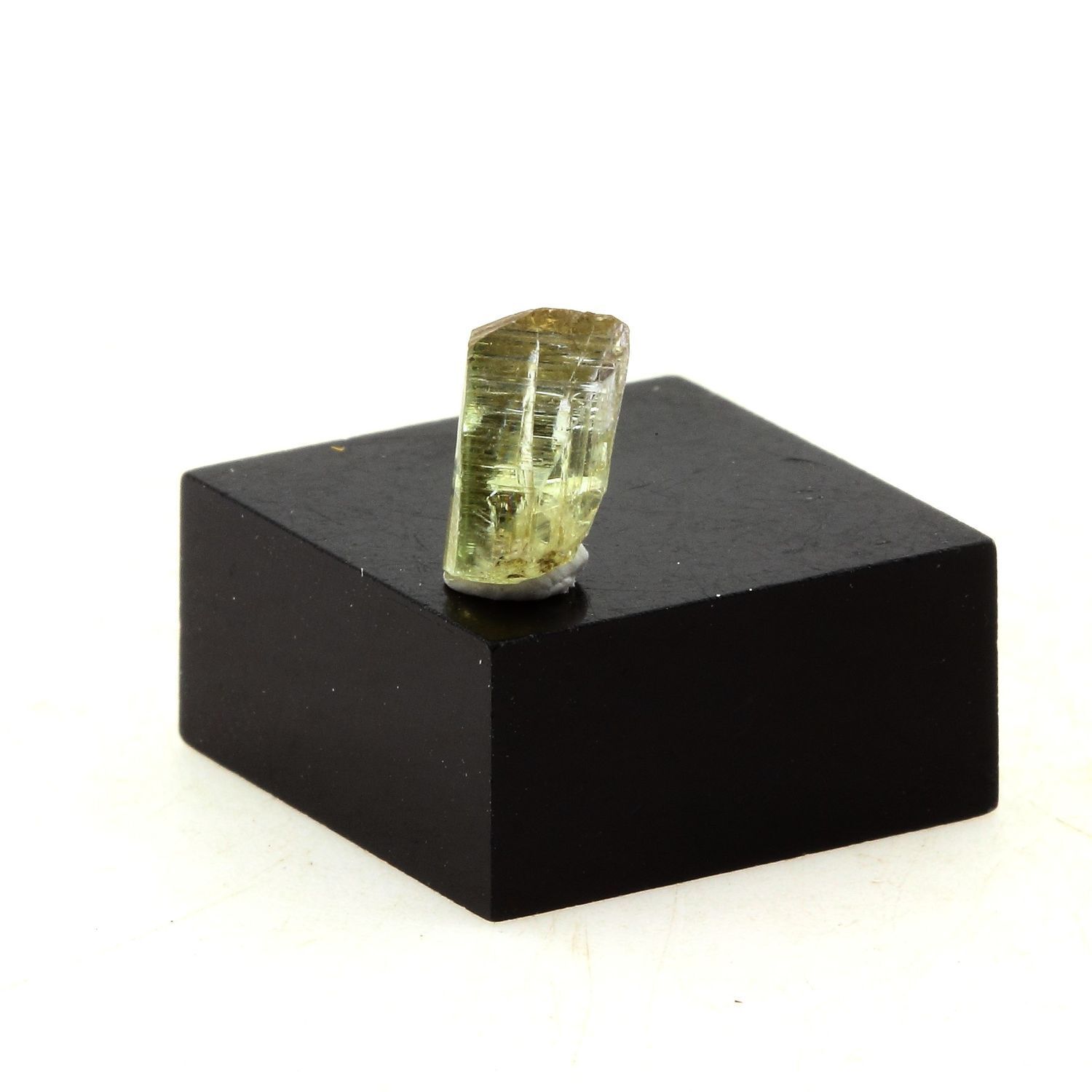 Tanzanite. 1.87 Ct. Tanzanite Hills, Lelatema MTS, Tanzania