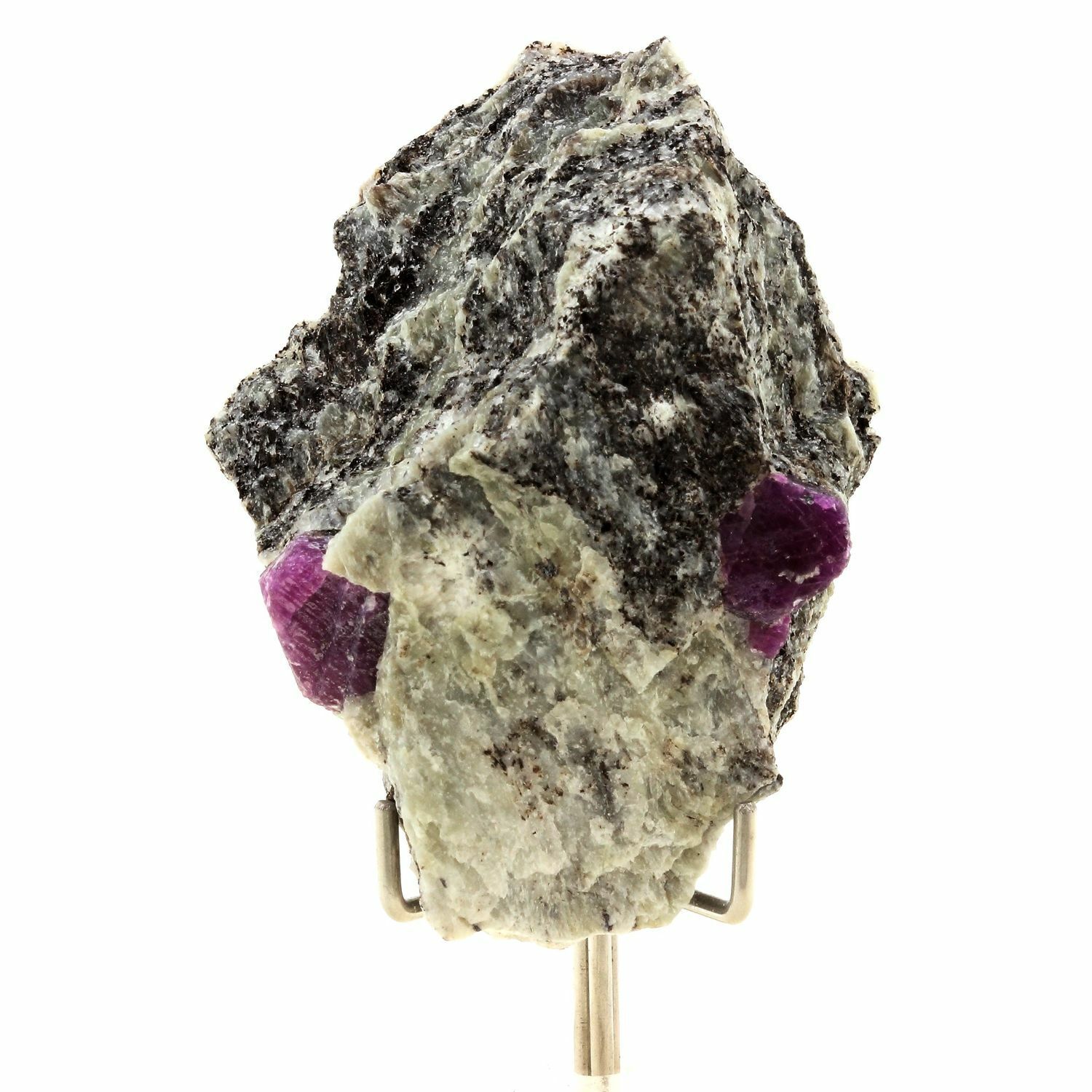 Rubino. 303.75 Ct. Mysore, Karnataka, India