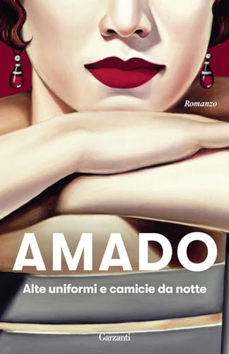 Alte Uniformi E Camicie Da Notte