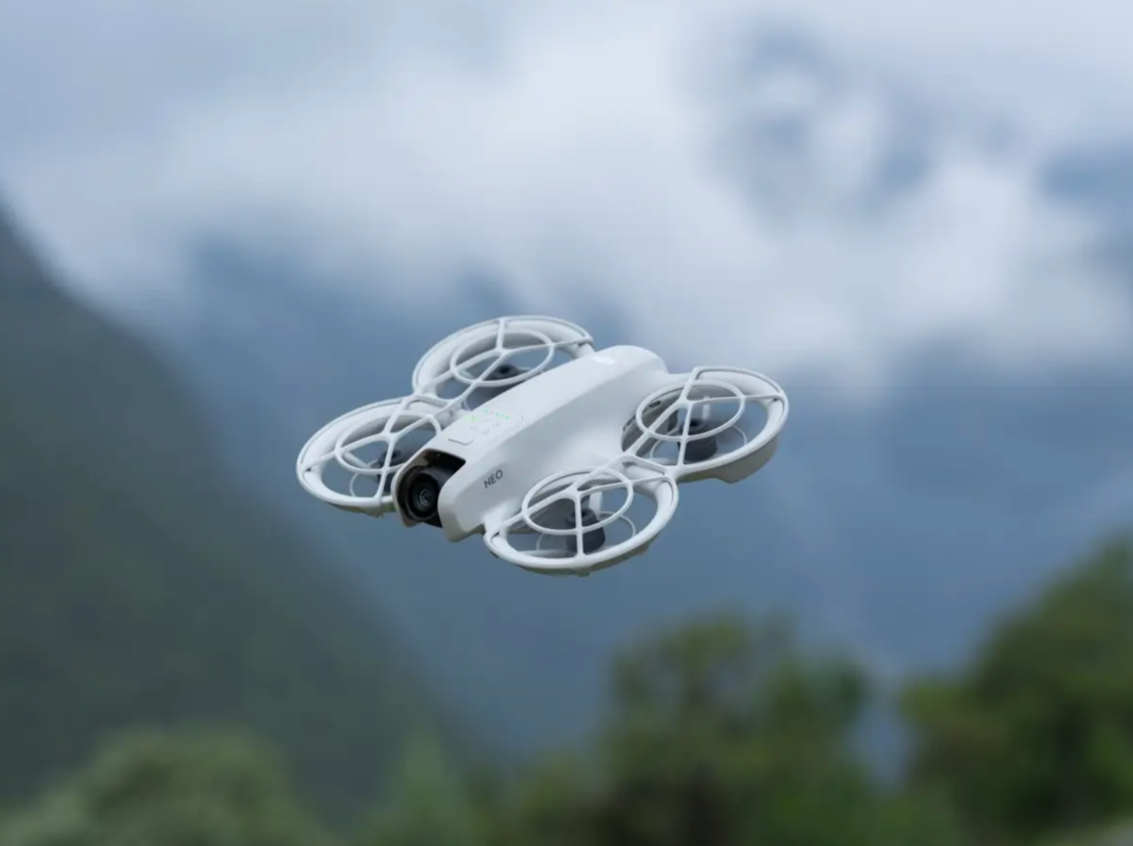 DJI Neo DJI Neo è il drone DJI più leggero e compatto mai visto finora
