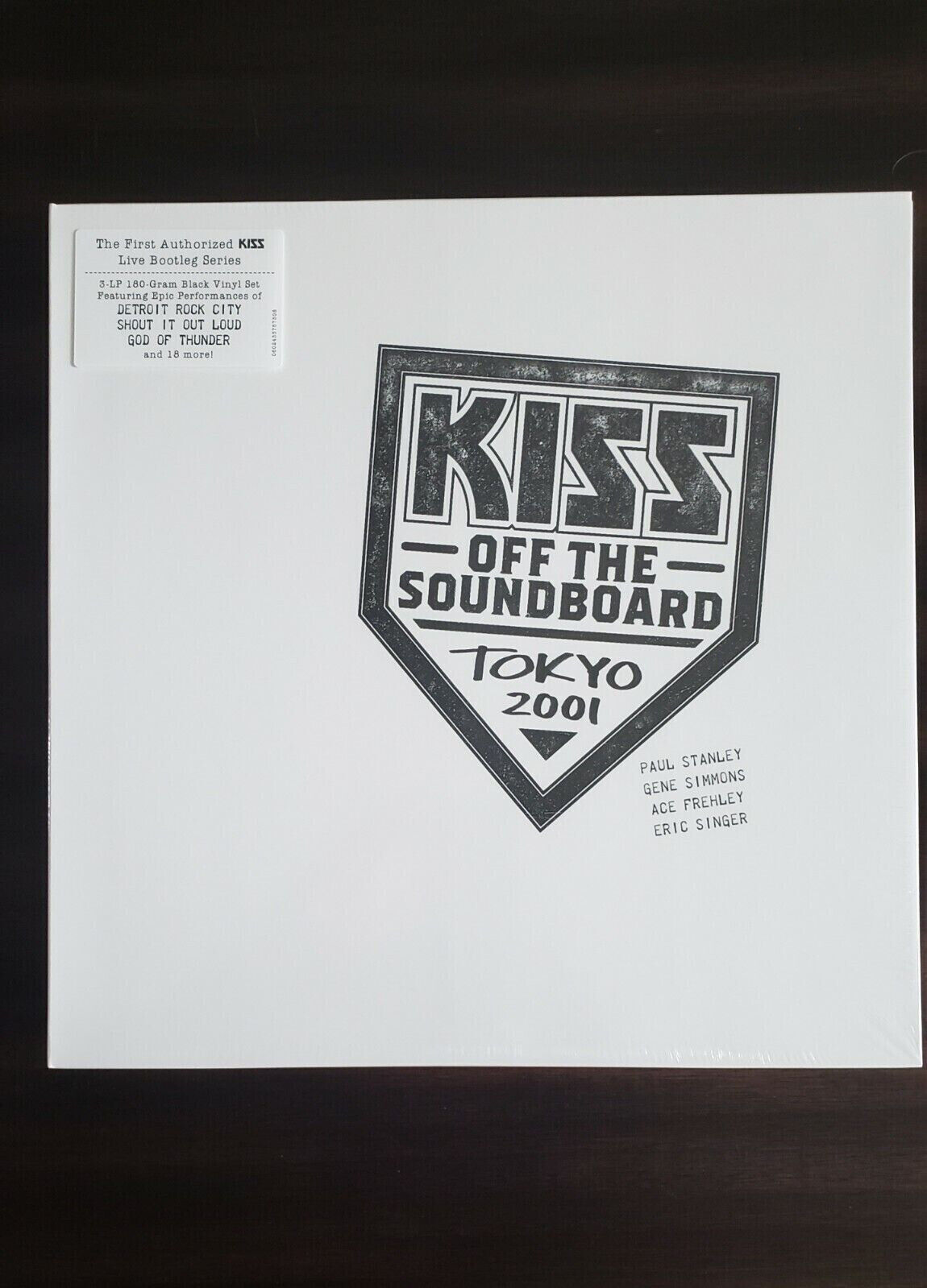 KISS  OFF THE SOUNDBOARD TOKYO 2001 - GERMAN LOGO - SEALED - 3 BLACK VINYL !!