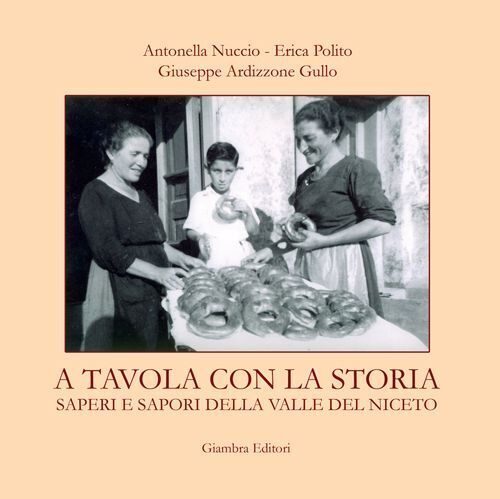 Libri Antonella Nuccio / Erica Polito / Ardizzone Gullo Giuseppe - A Tavola Con