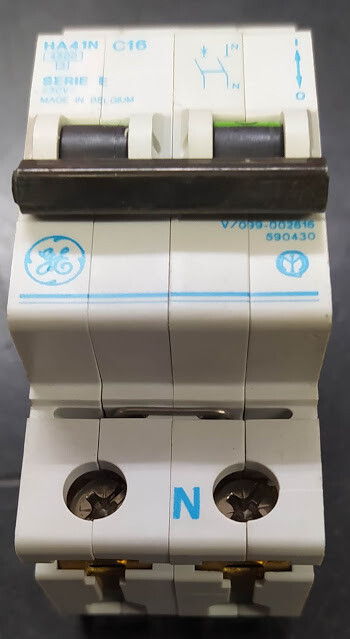INTERRUTORE MAGNETOTERMICO  A 2 MODULI 16A  G.E.