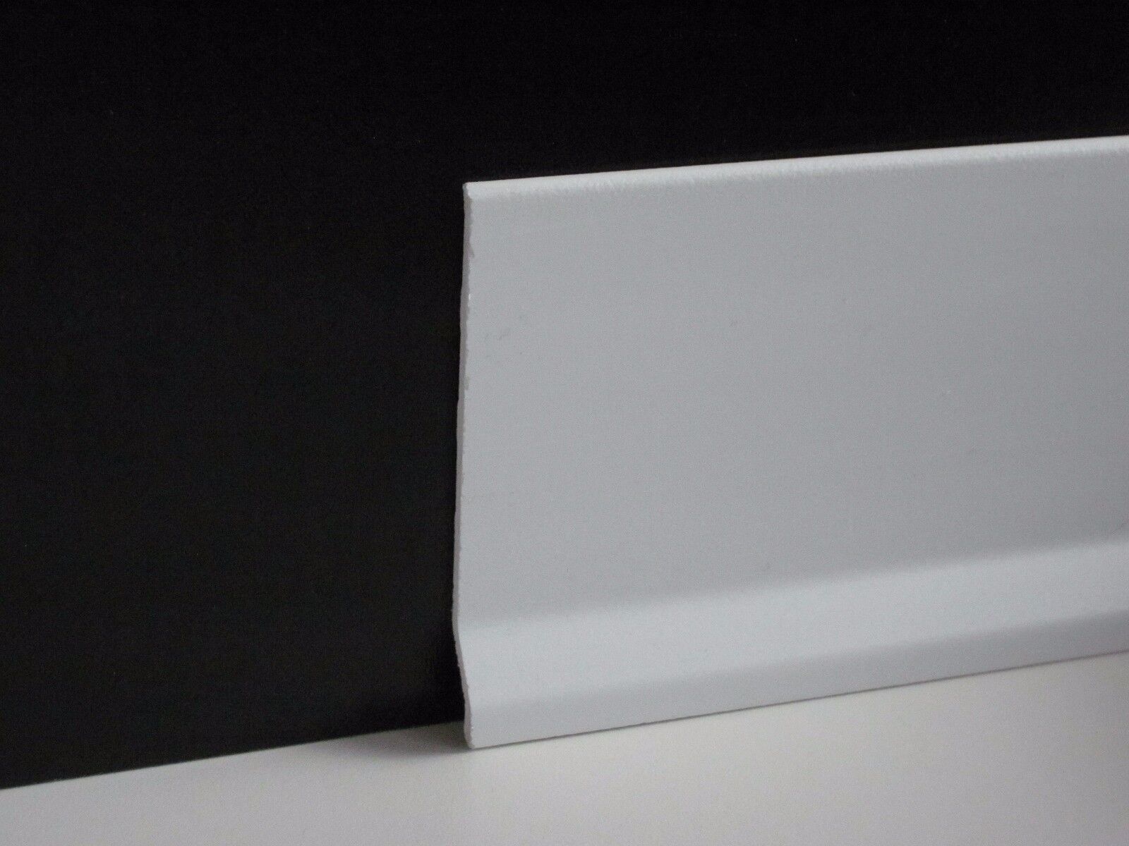 Battiscopa Zoccolino in PVC espanso  H 70 bianco  € 1,30 Metro lineare