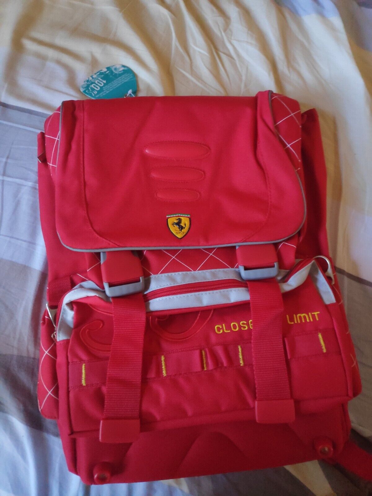 ZAINO SCUDERIA FERRARI close to limit