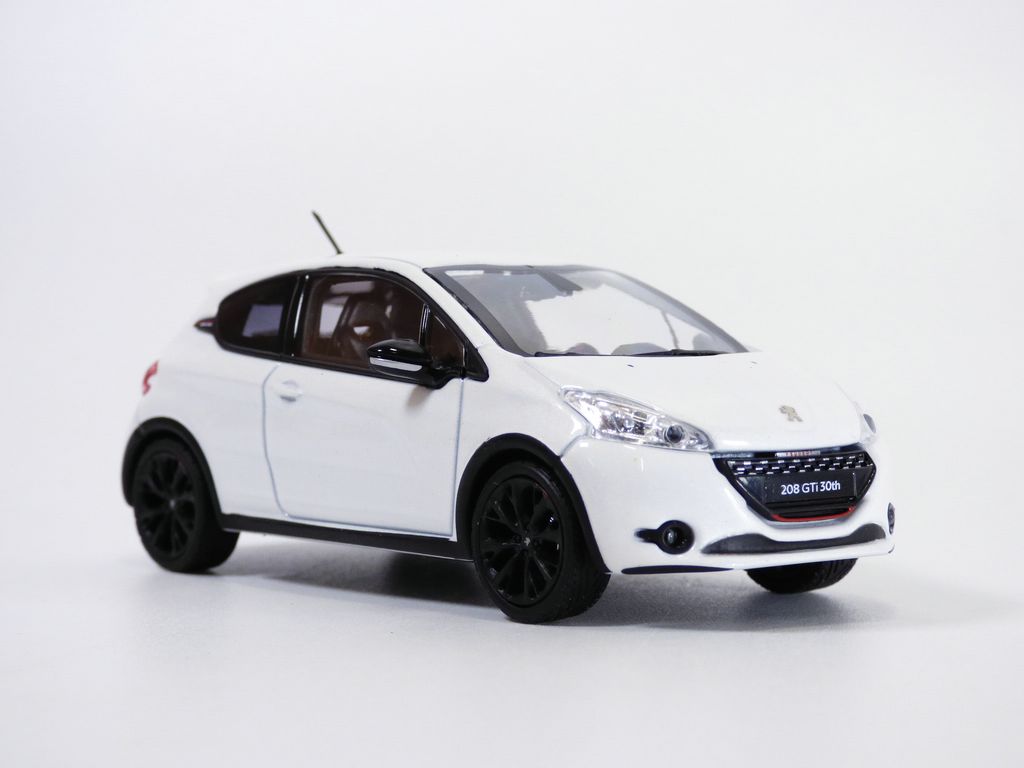 PEUGEOT 208 GTi blanc 30eme anniversaire 1/43 2014 30TH 205