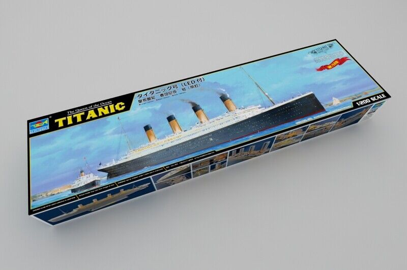 TRUMPETER 03719 - Hms Titanic con impianto luci   1:200