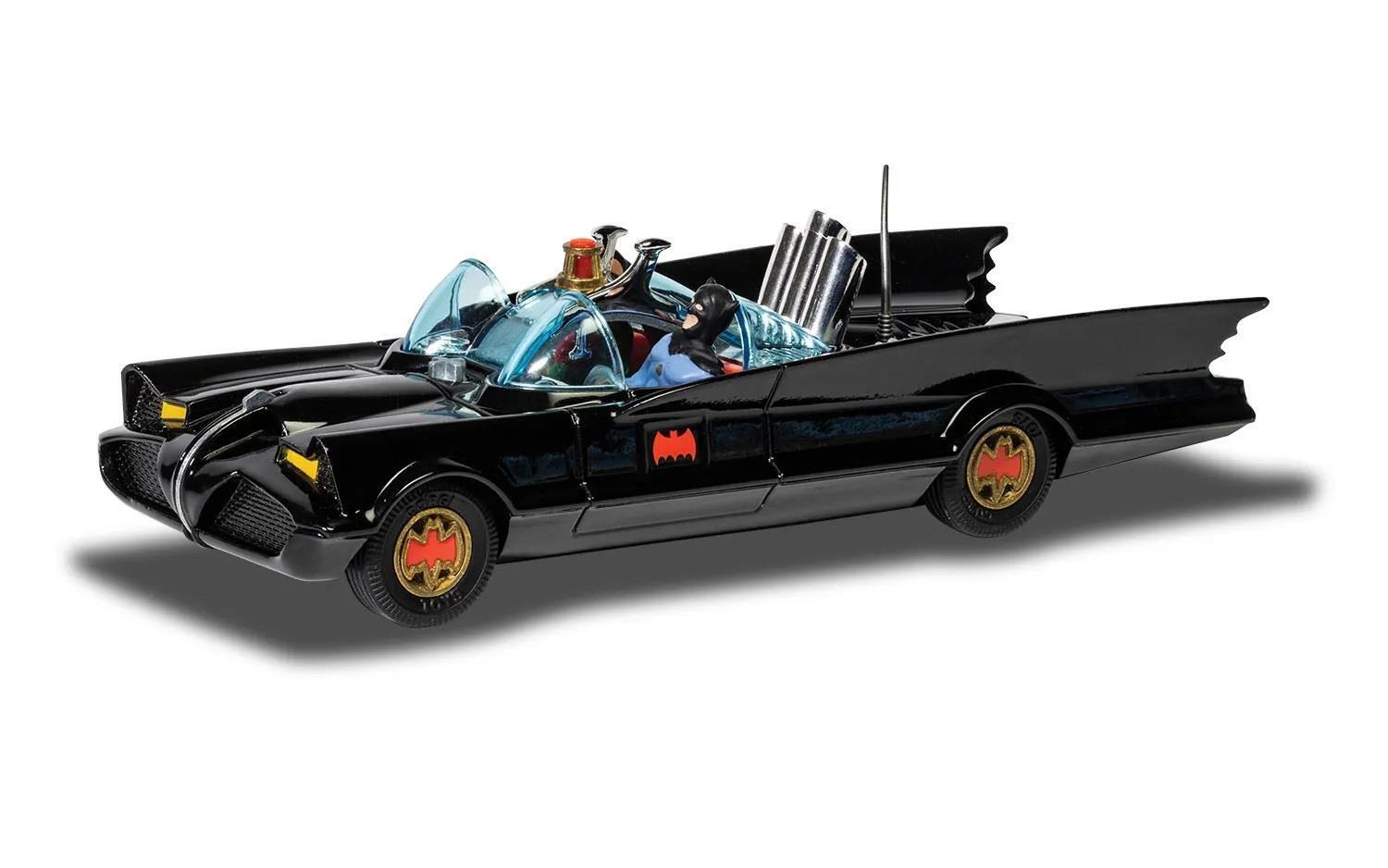 Corgi Batmobile Con Batman E Robin 1:46 Modellino - RT26701