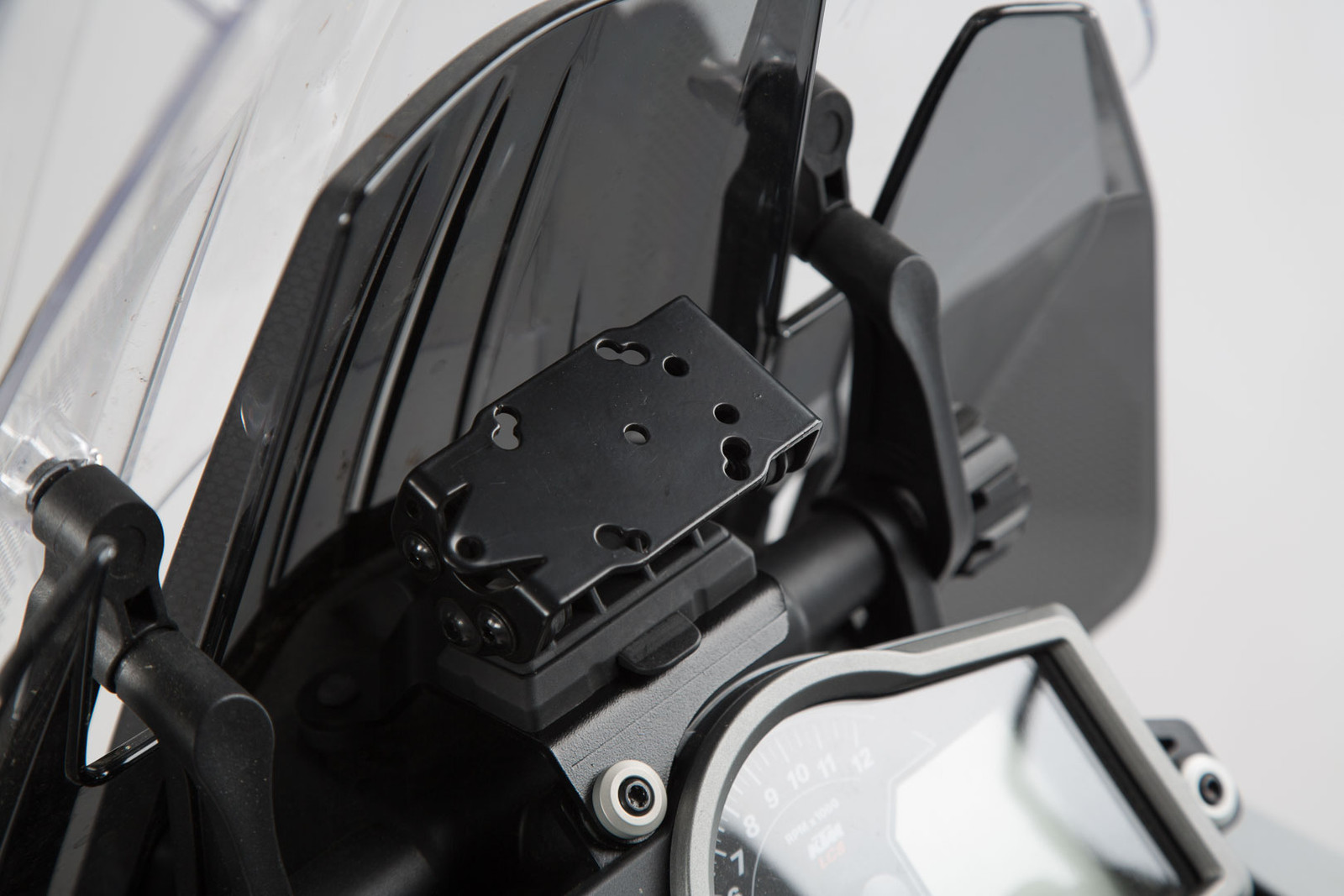 Sw-Motech Supporto GPS da cruscotto Nero. KTM 1290 Super Adventure (14-).