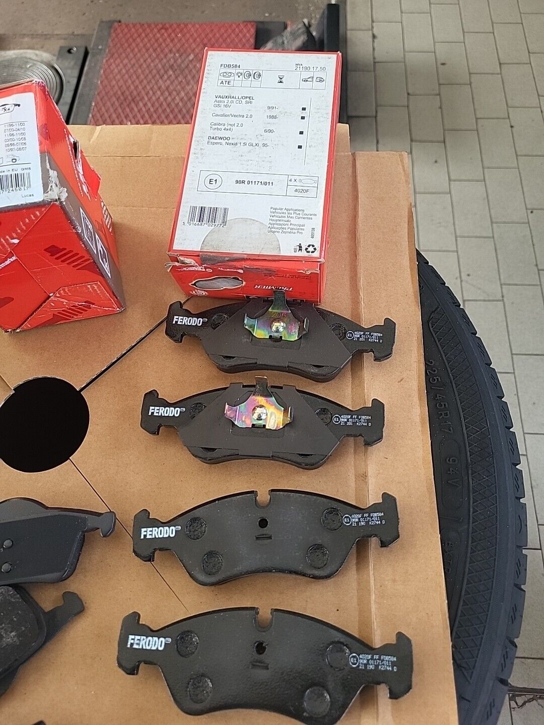 KIT PASTIGLIE FRENO ANTERIORI FERODO FDB584 Per OPEL CALIBRA ASTRA GSI 16V