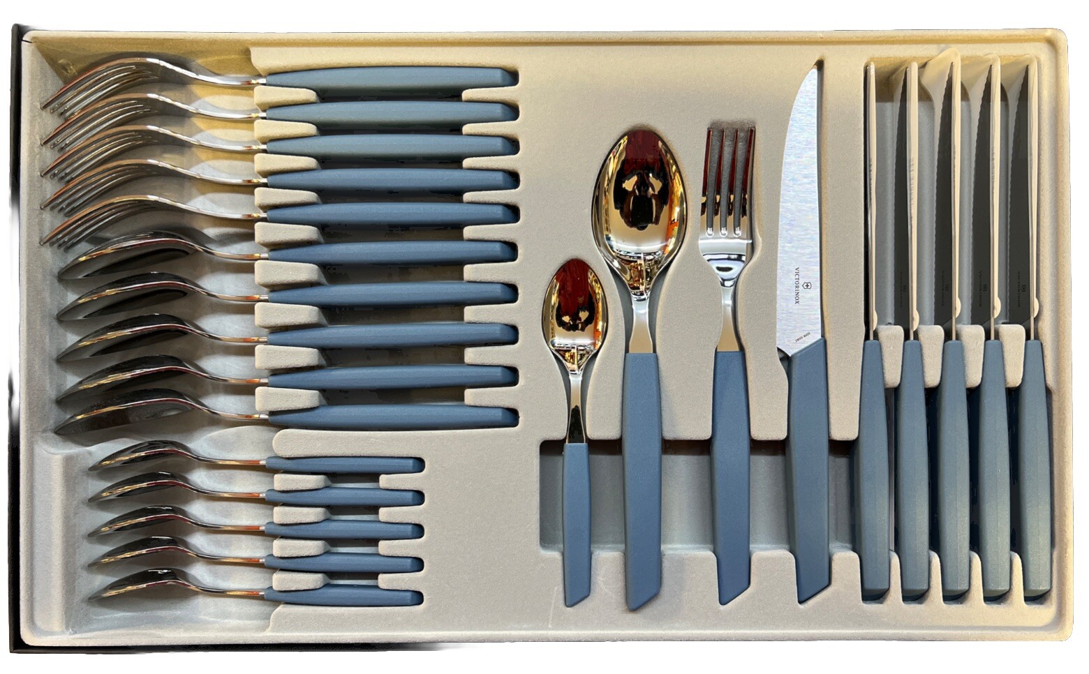 Victorinox Set posate Swiss Modern con manico cornflower-blue pz. 24