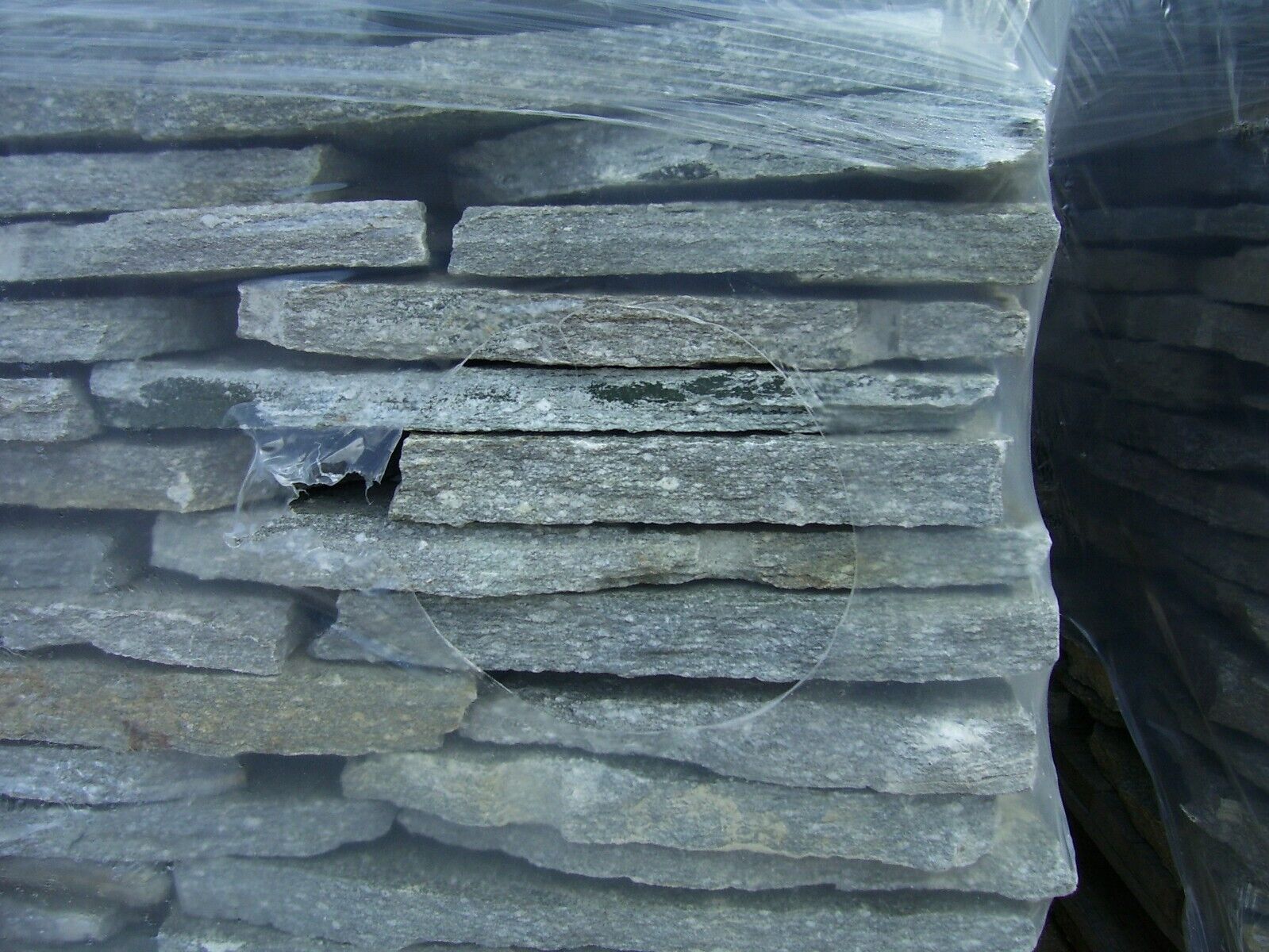PIETRA LUSERNA OPERA INCERTA PAVIMENTAZIONE ESTERNO SPESSORE 2-4 CM GRIGIO MISTO