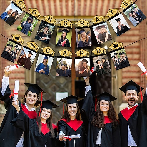 striscione fotografico per festa di laurea, decorazioni per festa di laurea di classe, allestimento di pareti fotografiche, bandierine e festoni appes
