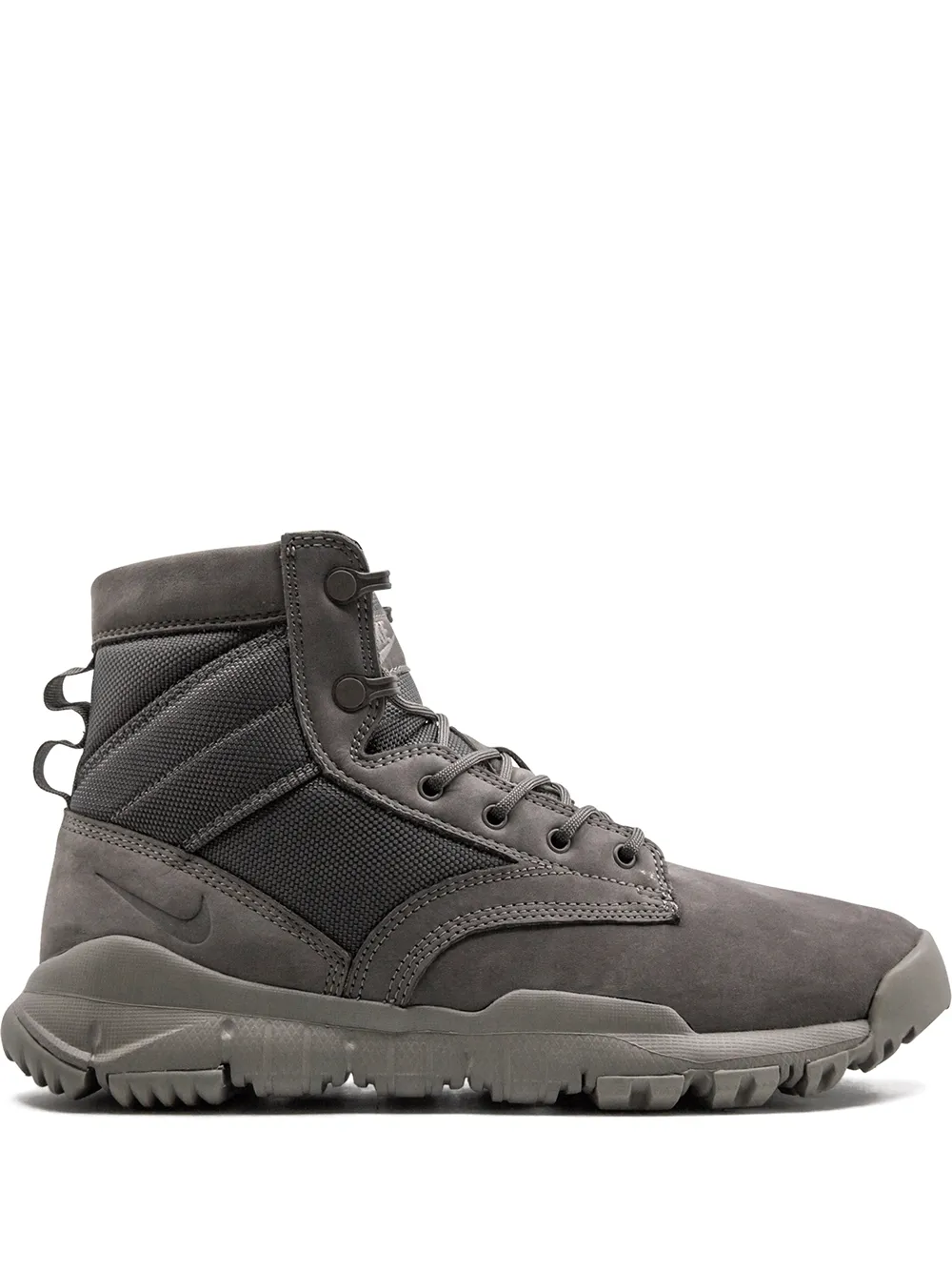 Nike Sneakers alte SFB 6 NSW - Grigio