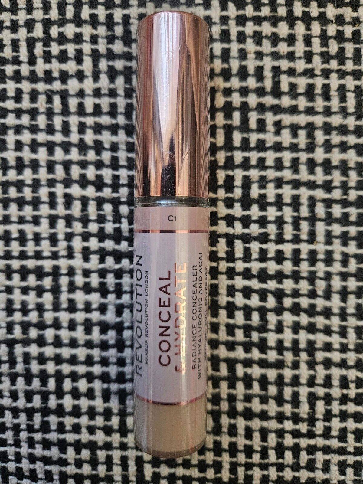 Makeup Revolution Conceal & Hydrate Correttore C1 Fair Tono Neutro Undertone New