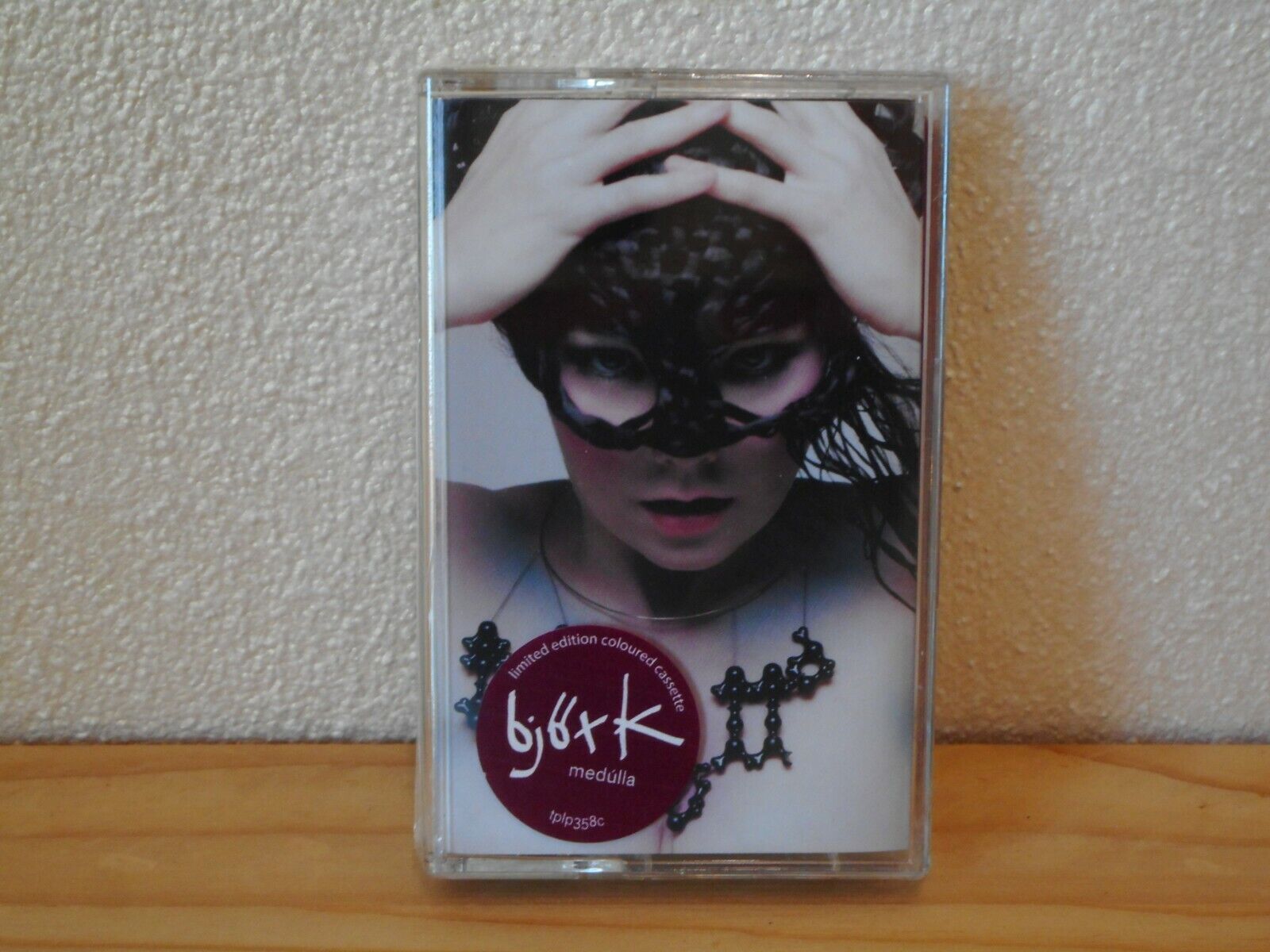 CASSETTE TAPE BJORK Medulla (One Little Indian 2004/RE 2019 UK) purple SEALED!