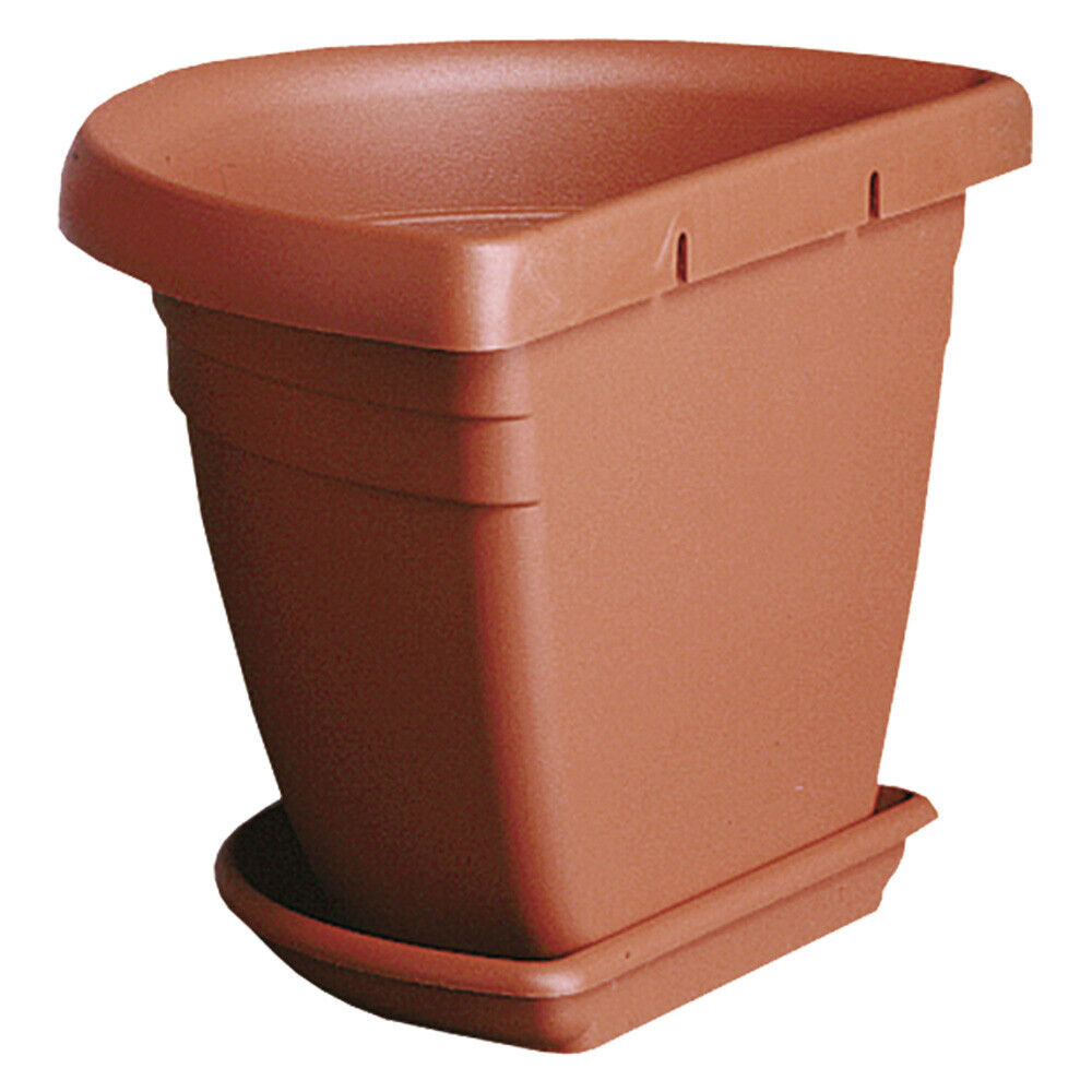 GERLA cm 40 x 23 x 26 - Lt. 8 -In polipropilene. Con sottovaso. -   DF  612784