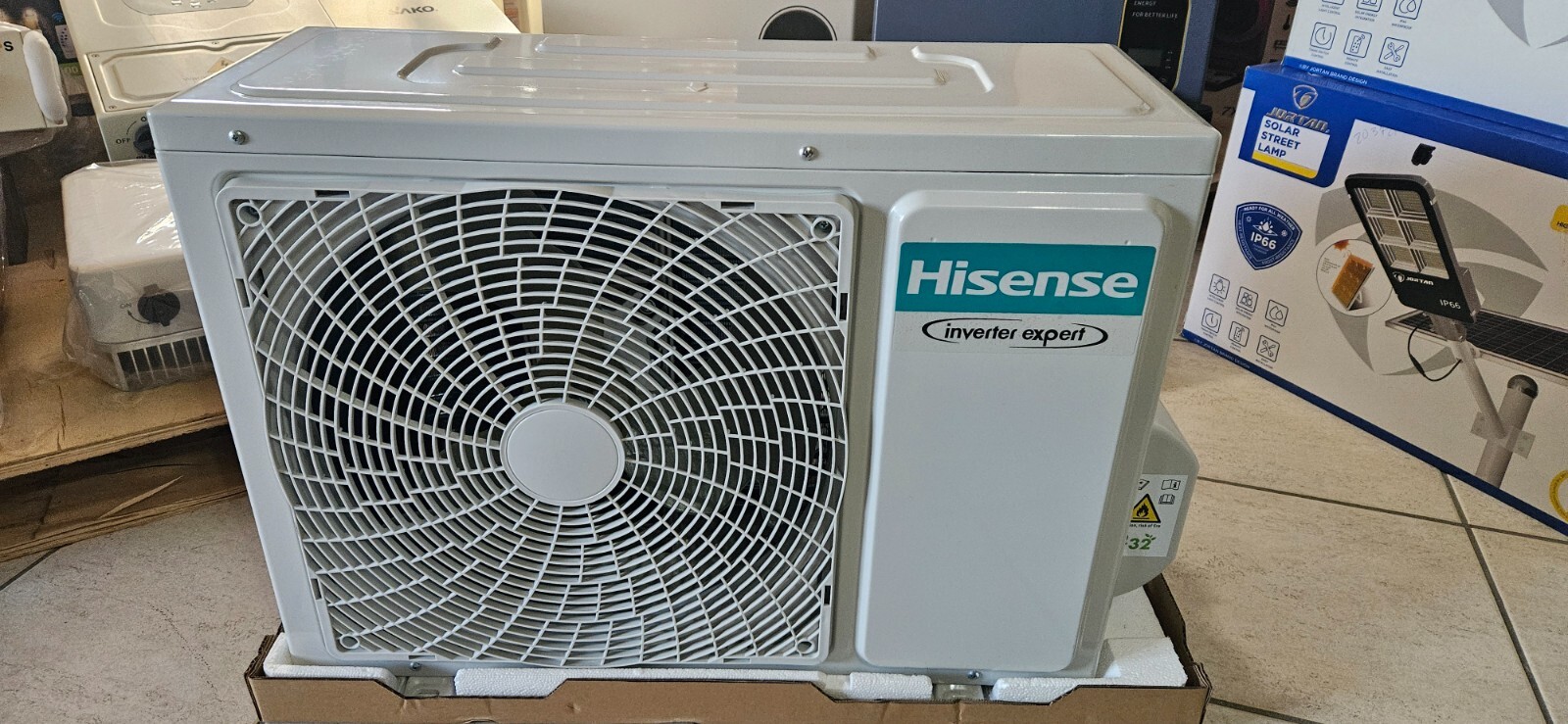 Unita' esterna hisense modello CA 25 YR05W