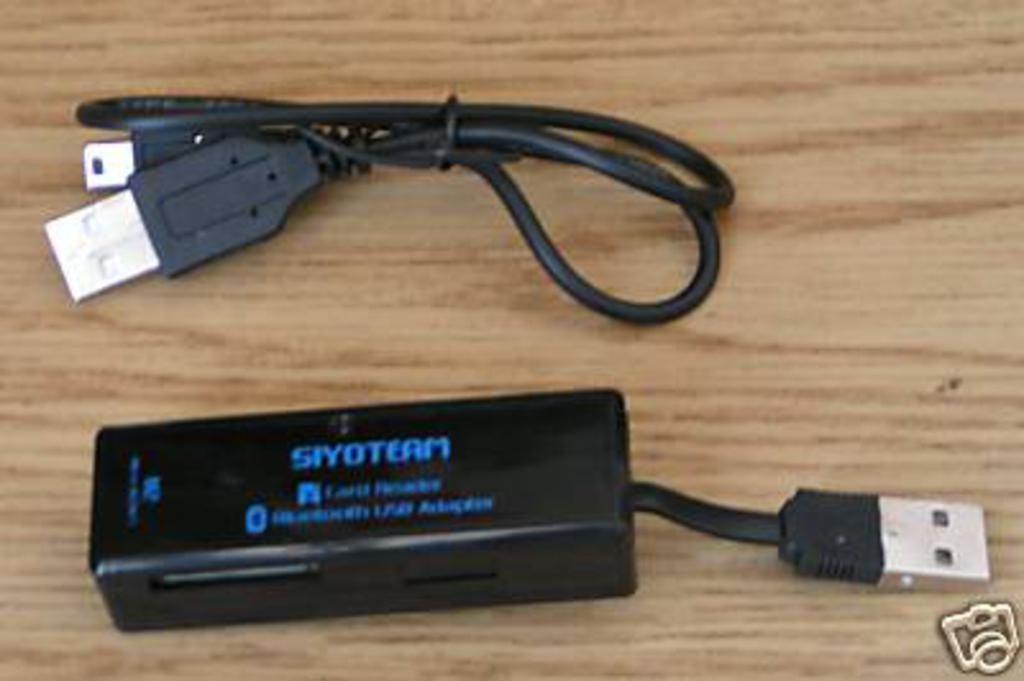 Raccomandata P. - Ricevitore Chiavetta Adattatore Bluetooth e Memory Card Reader