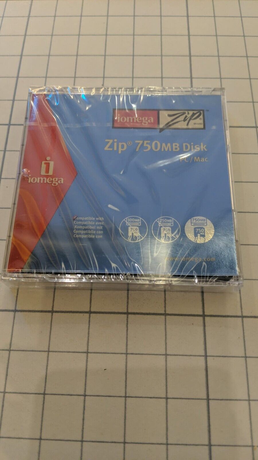 IOMEGA ZIP DISK 750MB PER PC/MAC VINTAGE NUOVO