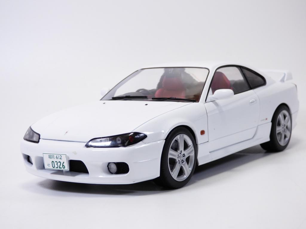 NISSAN SILVIA S15 Spec R AERO blanc Aspen 1/18