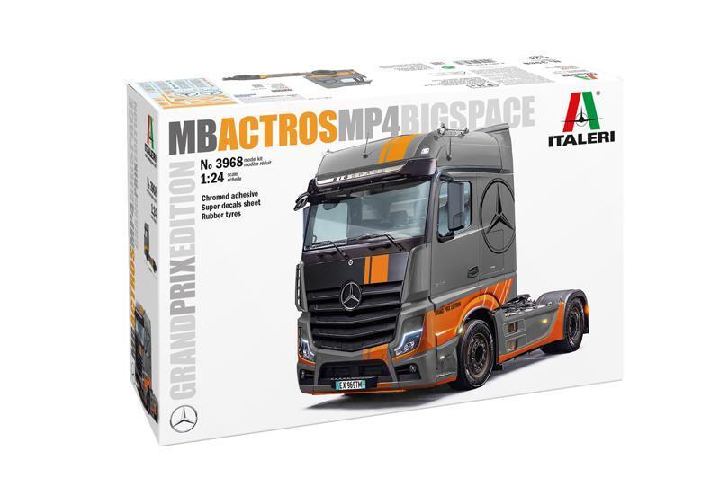 1:24 ITALERI Mercedes-Benz Actros Mp4 Big Space Grand Prix Edition Kit IT3968