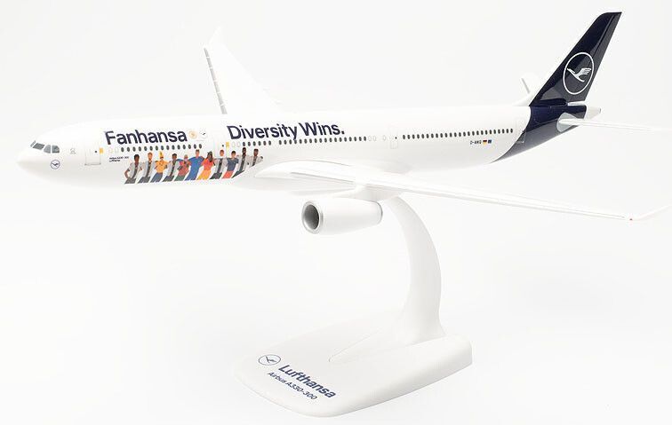 HERPA - AIRBUS A330-300 Lufthansa Fanhansa - Vince la diversità - 1/200 - HER...