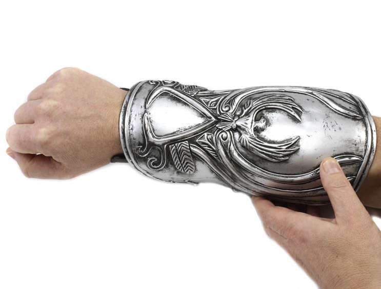 *PREORDER* Assassin Creed 2: EZIO Hidden Blade Role Play Gauntlet Replica by Nec