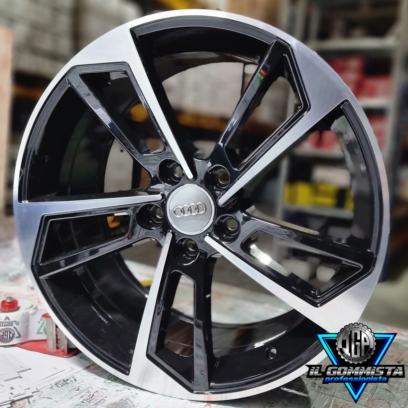 Flam RS4 KIT 4 Cerchi In Lega 18 Compatibili con Audi Q2 Type GA + Q3 8U F3 RSQ3