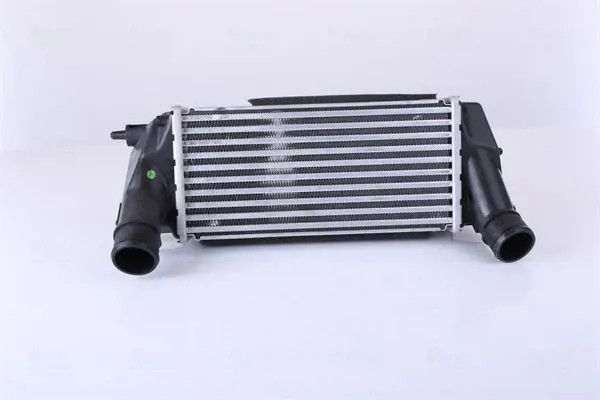 Radiatore intercooler Alluminio 96498 NISSENS per FORD ECOSPORT FIESTA VI B-MAX
