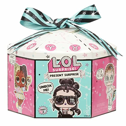 L.O.L. Surprise! Present Surprise - Bambola Con Glitter A Tema Zodiaco Con 8 Sorprese, Cambiamenti Di Colore E Accessori Alla Moda, Present Surprise S