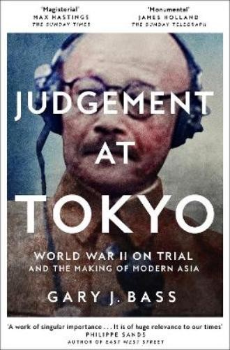 Gary J. Bass Judgement at Tokyo (Tascabile)