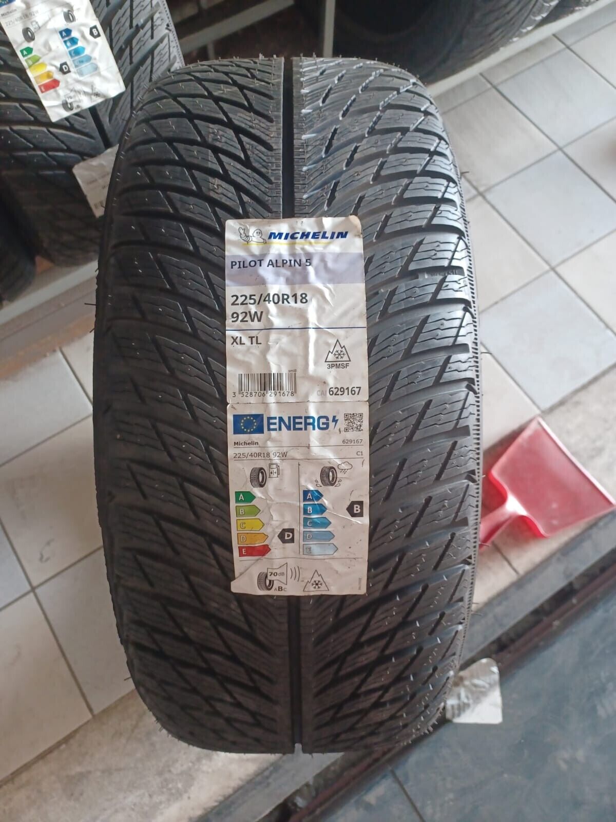 PNEUMATICI GOMME  MICHELIN 225/40R18 92W PILOT ALPIN 5  WINTER-INVIERNO