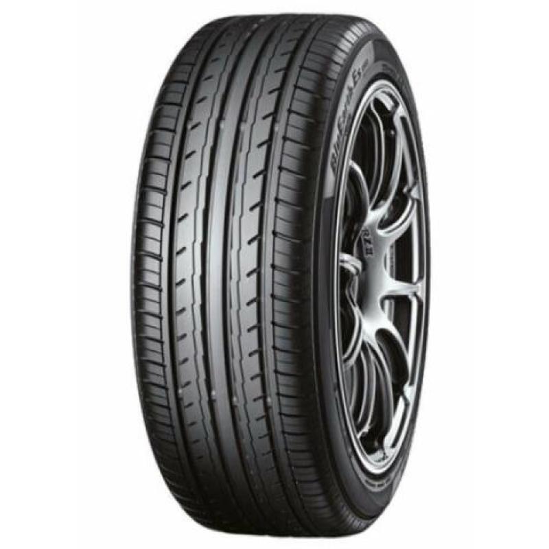 Pneumatico Estivo YOKOHAMA 205/40 R17 BLUEARTH ES32 84V 205 40 17