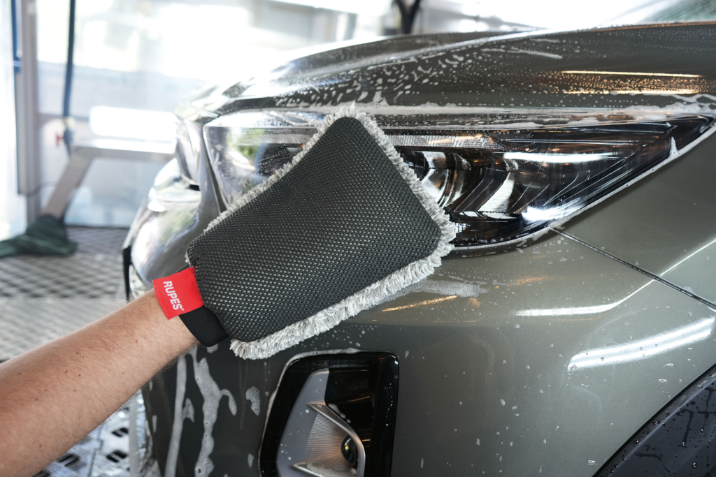 9.CLAYMITT Guanto per lavaggio e decontaminazione RUPES Glove for washing and de