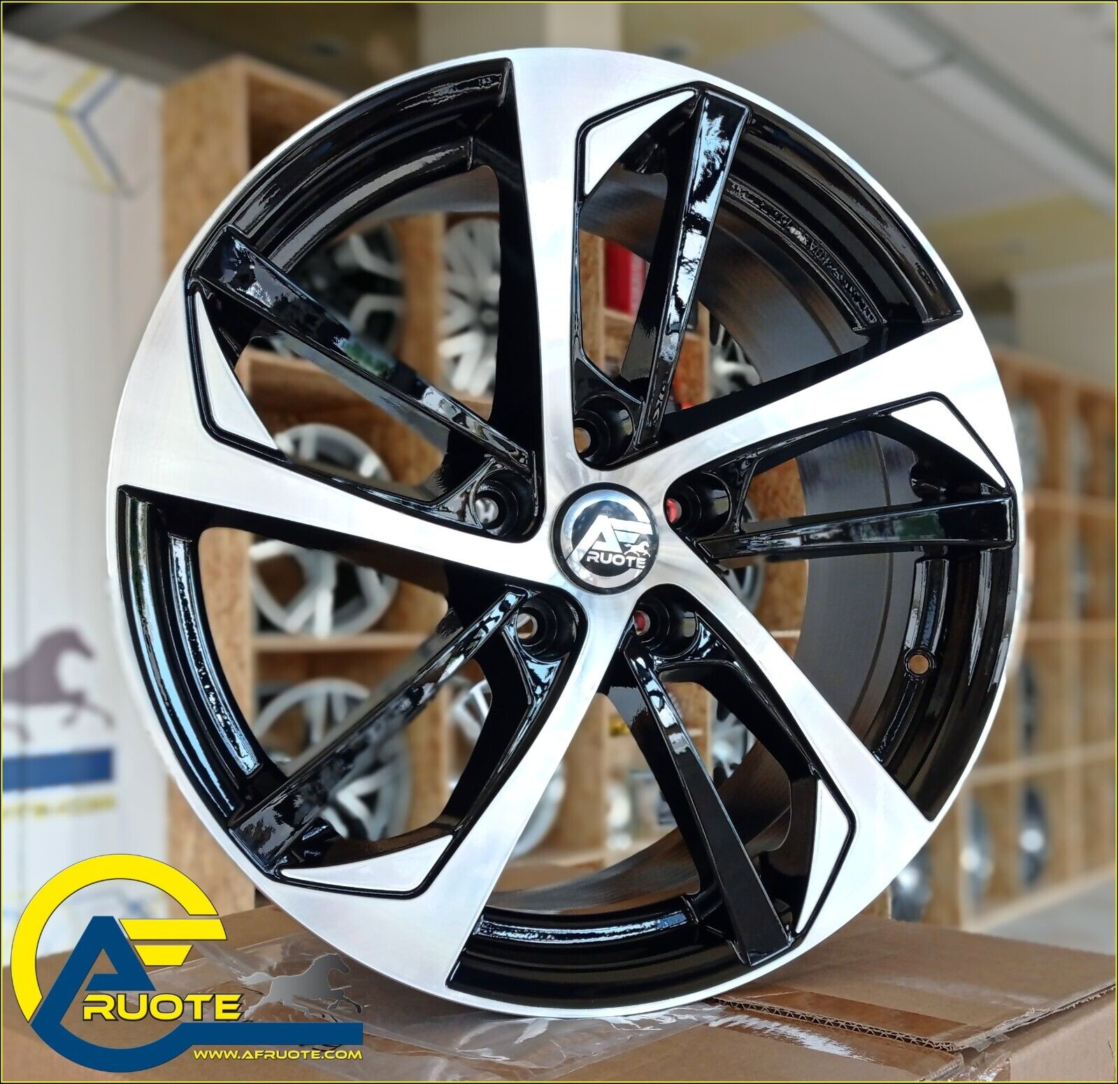 KATANA BD 4 CERCHI IN LEGA NAD 18 5X114 NISSAN QASHQAI JUKE HYUNDAI TUCSON TOYOT