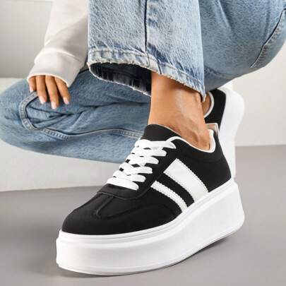 Sneaker con zeppa, iconica sneaker con platform